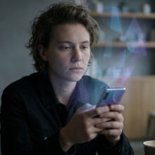 Symptômes psychotiques et chatbot ia : les risques réels