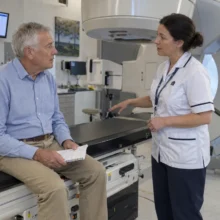 Six séances de radiothérapie pour l’arthrose du genou : que signifie vraiment « 70,3 % de patients répondeurs » ?